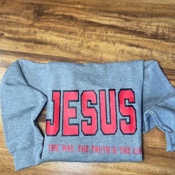 Gray Sweatshirt with Red 'Jesus' Print - Picture 4 of 4